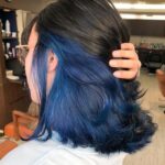 Arkası mavi saç